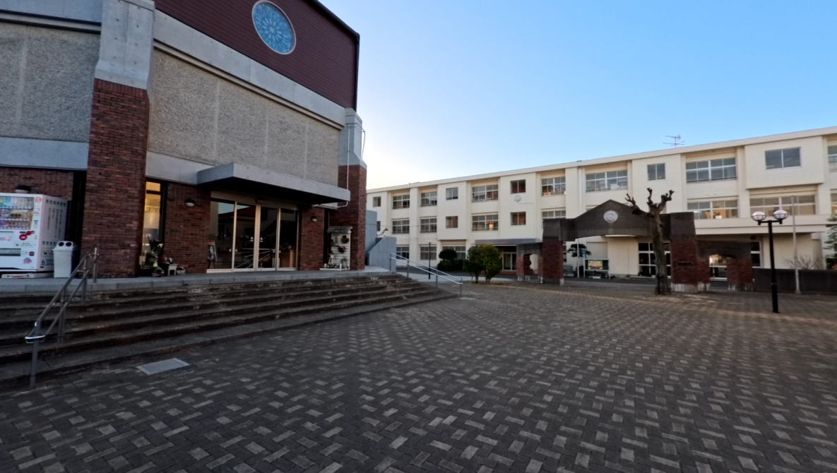 西海市立大島東小学校の校舎