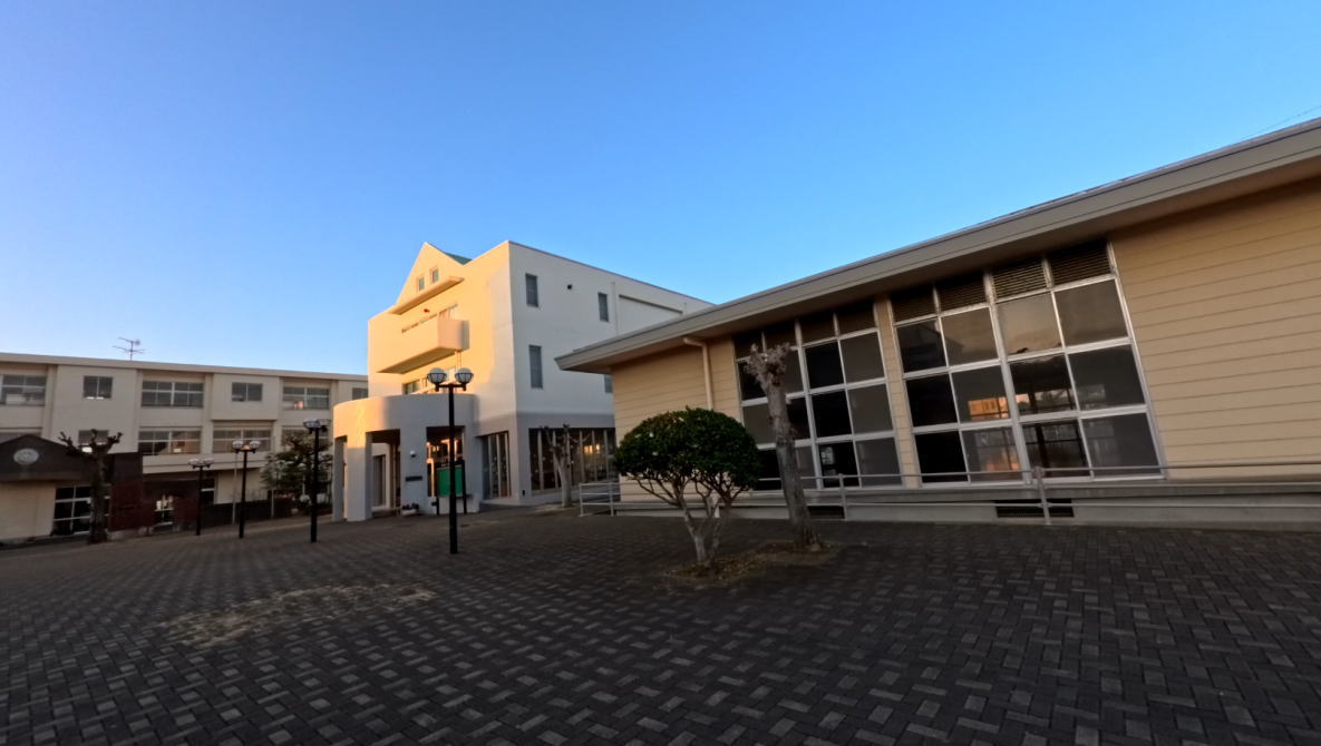 西海市立大島東小学校の校舎