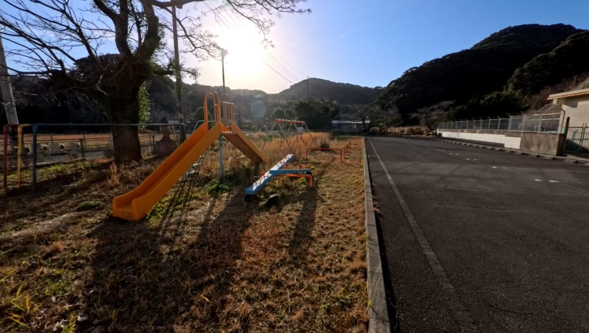 西海市立大島西小学校の校舎
