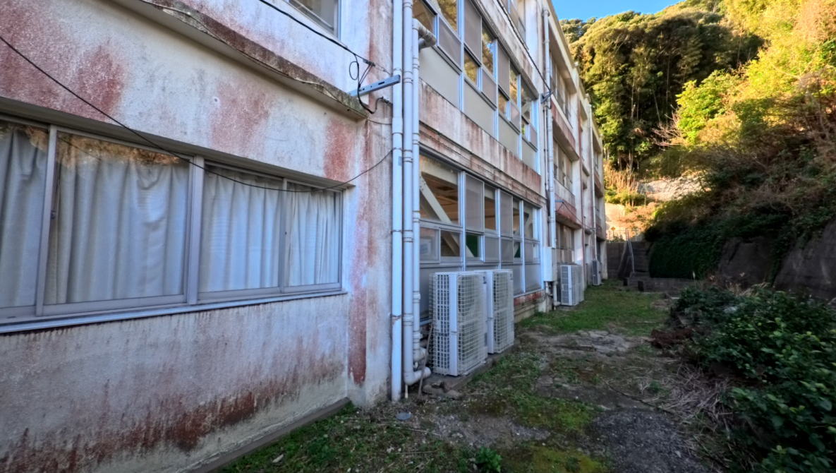 西海市立大島西小学校の校舎