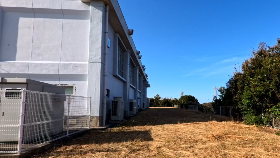 西海市立崎戸中学校の校舎