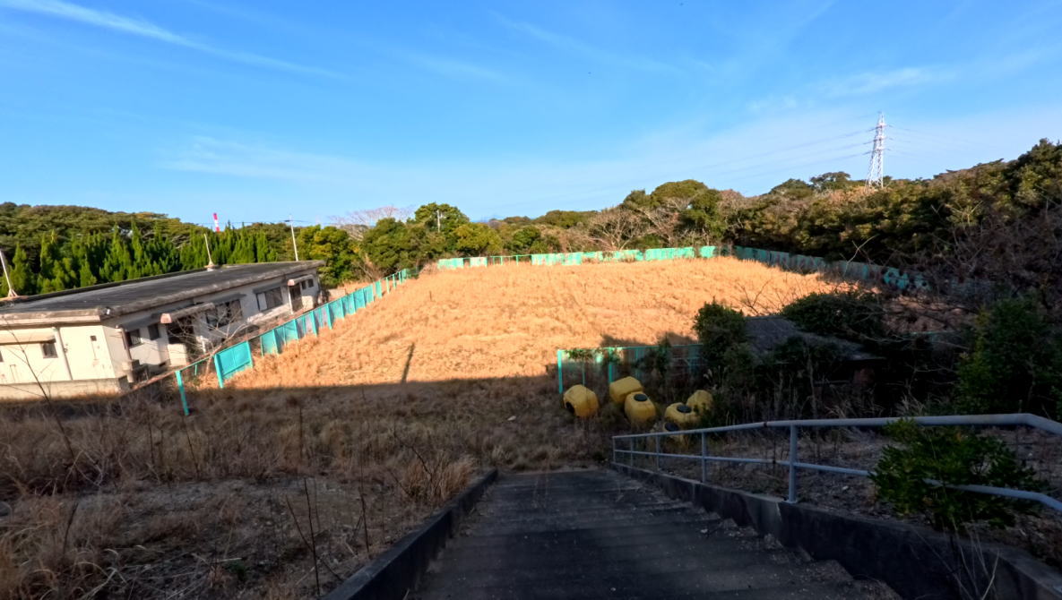 西海市立崎戸中学校の校舎