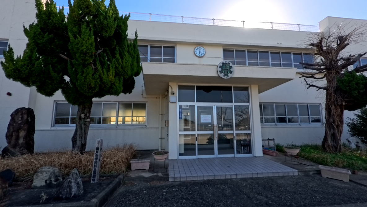 西海市立崎戸小学校の校舎