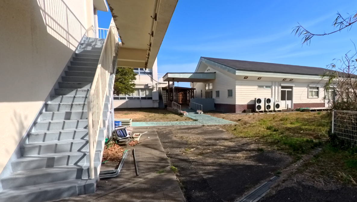 西海市立崎戸小学校の校舎