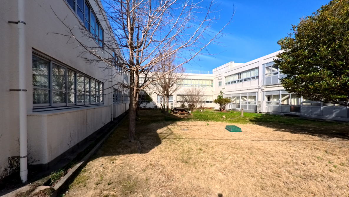 西海市立崎戸小学校の校舎